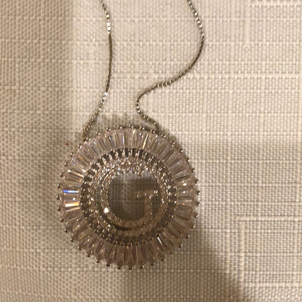 Initial. necklace G - Picture 4 of 4